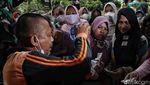 Antusias Warga Beli Sembako Murah di Jakut