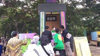 Area ini diisi oleh booth karya Uji Hahan Handoko yang sukses menarik minat para pencinta seni. Foto: Tia Agnes/ detikcom