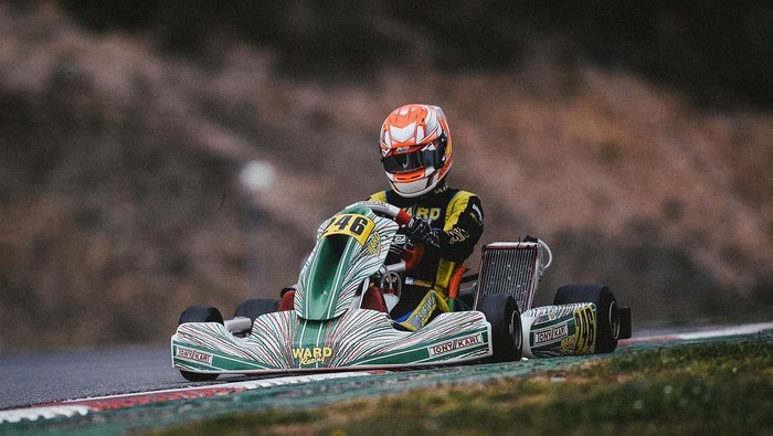Pegokart cilik asal Rusia, Artem Severiukhin, dalam sesi kualifikasi FIA Karting Championship di Portimao, Portugal, 27 Maret 2022.
