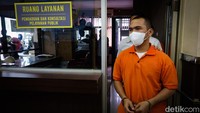 Putra Siregar merayakan Lebaran di penjara karena kasus pengeroyokan. Foto: Andhika Prasetia