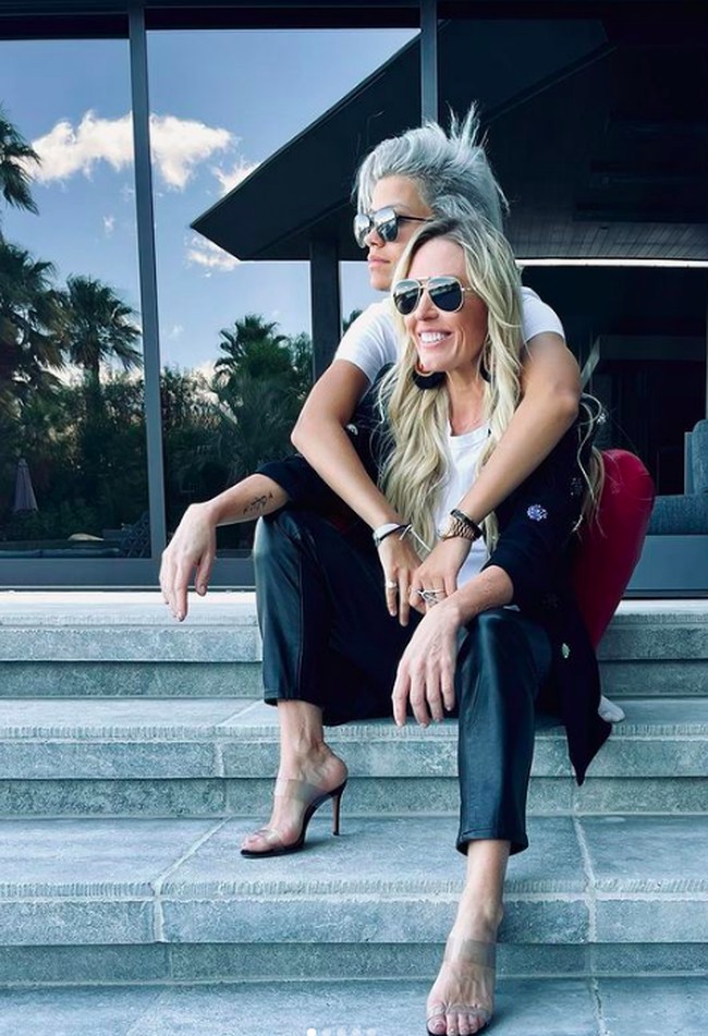 Inilah potret Braunwyn bersama kekasihnya Victoria. Dalam pengakuannya yang jadi sensasi, dia mengaku bahwa bercinta dengan Victoria bisa 10 kali sehari. Foto: dok. Instagram