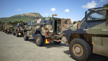 Kendaraan tempur yang bernama lengkap Bushmaster Protected Mobility Vehicle ini didesain untuk mengangkut 10 tentara ke medan pertempuran beserta perlengkapannya. Foto: AP/CPL Brodie Cross