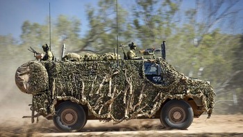 Kendaraan ini tahan ledakan dan telah digunakan Australia antara lain di medan perang Irak dan Afghanistan. Foto: AP/CPL Brodie Cross