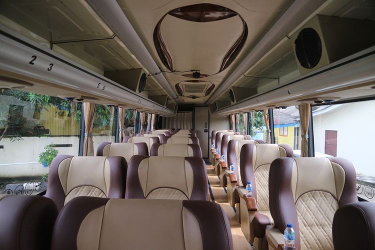 DAMRI Royal Class