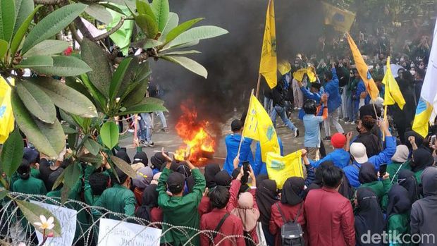 demo mahasiswa di trenggalek