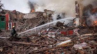 Kota Kharkiv terus menjadi target pasukan Rusia dalam invasi yang telah berlangsung lebih dari sebulan ini.