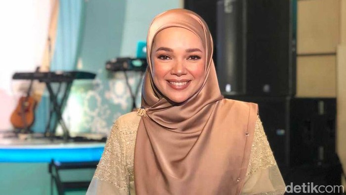 Foto Dewi Sandra.