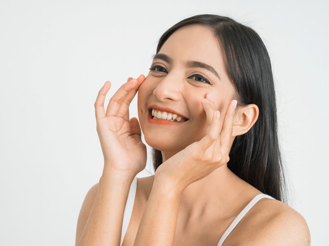 Ilustrasi Serum Pencerah Wajah