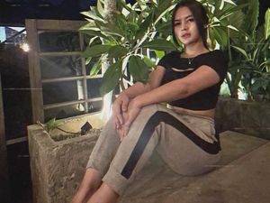 Iqlima Kim Eks Aspri Hotman Paris Muncul Lagi di Instagram, Bermukena-Ngaku Sakit
