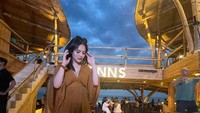 Mantan asisten Hotman Paris itu berseteru dengan mantan bosnya. Muncul berbagai tuduhan hingga membuatnya kena mental. Foto: Instagram @iqklimakim_