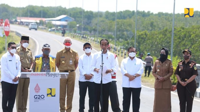 Jalan lingkar Brebes-Tegal diresmikan Presiden Joko Widodo