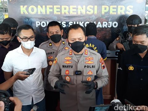 Kapolres Sukoharjo AKBP Wahyu Nugroho Setyawan saat rilis kasus tewasnya bocah Dila, Rabu (13/4/2022)