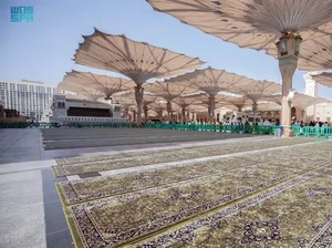 Penampakan 50.000 Karpet Baru di Masjidil Haram dan Masjid Nabawi