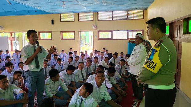 Kombes Dicky Sondani