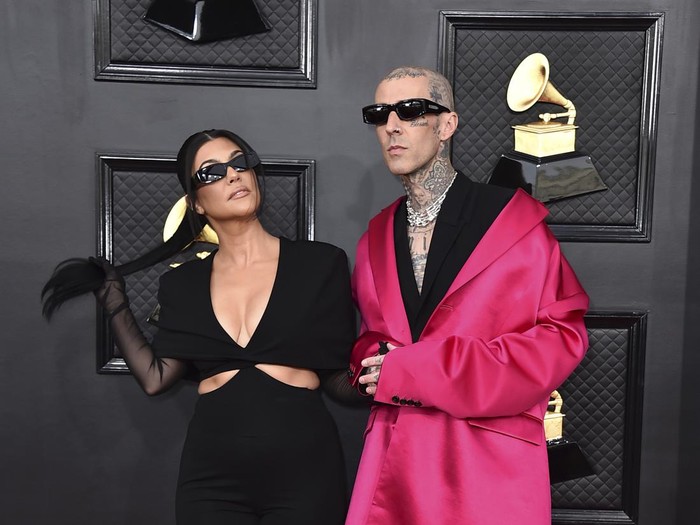 Kourtney Kardashian dan Travis Barker di Grammy Awards 2022 Kourtney Kardashian dan Travis Barker di Grammy Awards 2022