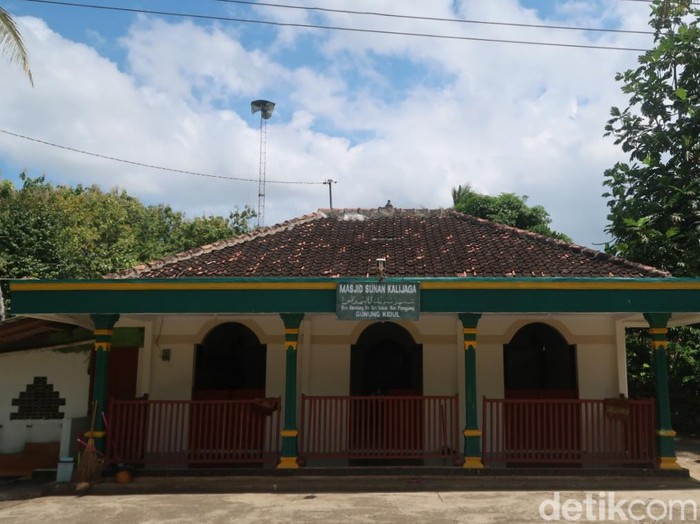 Masjid Sunan Kalijaga di Pedukuhan Blimbing, Kalurahan Girisekar, Kapanewon Panggang.