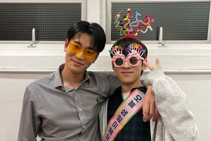 Park Jae Chan, pemeran drama Korea Semantic Error, kini sedang menanjak popularitasnya. Dia juga salah satu personel boyband DKZ.