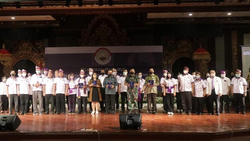 Suasana pelantikan Dewan Pimpinan Wilayah Majelis Umat Kristen Indonesia (DPW MUKI) Bali Periode 2022-2027, di Gedung Ksirarnawa Art Center-Denpasar, Selasa (12/4/2022).