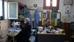 Ketelatenan Para Relawan Perbaiki Mushaf Al-Quran