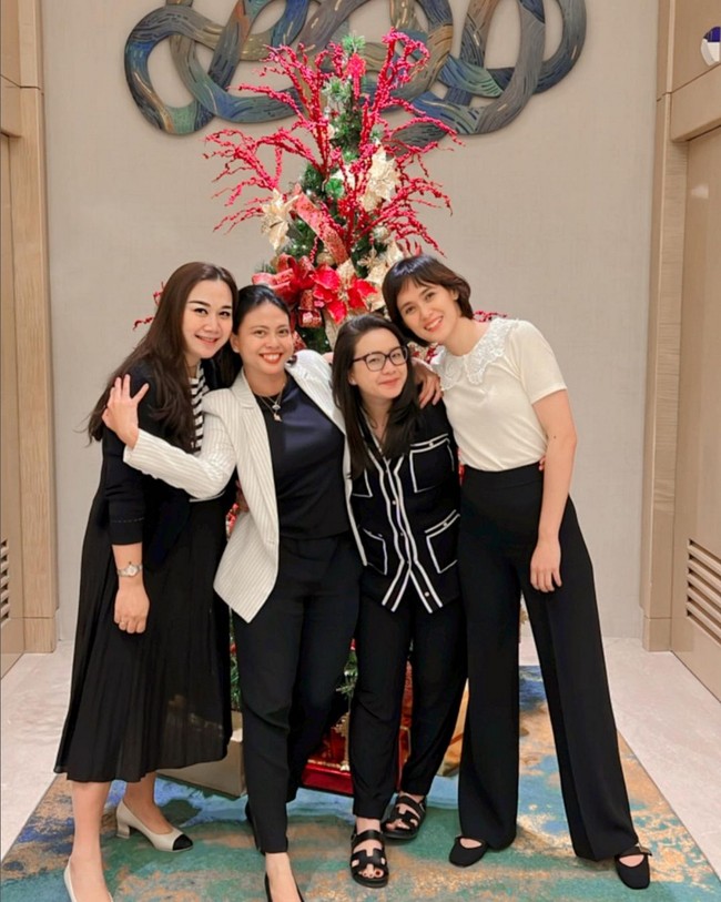 Dibantu dokter spesialis gizi dr.Feni Nugraha,MARS,MGz,SpGK, Puput sukses turun berat badan hingga 16 kg dalam 2,5 bulan. Foto: Instagram/@btpnd