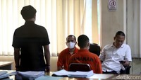 Keluarga sudah angkat bicara terkait penangkapan Putra Siregar. Keluarga janji secepatnya memberikan klarifikasi bersama dengan pengacara Putra Siregar. Foto: Palevi/detikHOT