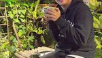 Aksi Rico Valentino Saat Bintangi Iklan Susu hingga Makan Salad