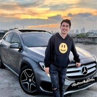 Dari hasil kerjanya, Rico mengaku sudah mampu membeli mobil impiannya. Hal itu terlihat dari keterangan unggahannya di Instagram. Hanya itu yang bisa terucap. Tahun ini, adalah perjalanan hidup yang luar biasa. Termasuk impian untuk dapat membeli mobil yang akhirnya dapat terwujud. Lebih bahagia lagi, kesabaran untuk menabung, menabung dan menabung guna membeli mobil secara cash untuk menghindari riba dapat terlaksana. Terima kasih ya Allah tahun ini hamba dikelilingi orang-orang baik yang luar biasa, tulis Rico. Foto: Instagram/@ricovalt