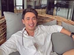 8 Gaya Rico Valentino, Artis Tampan yang Ditangkap Bareng Putra Siregar