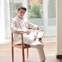 Saat ini Rico Valentino dan Putra Siregar sendiri telah ditetapkan sebagai tersangka. Pada saat kejadian, Putra Siregar diduga melakukan penganiayaan bersama Rico kepada korban yang berinisial N. Akibat pengeroyokan tersebut, korban mengalami sejumlah luka di bagian rahang. Foto: Instagram/@ricovalt