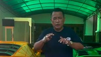 Diketahui, pengacara kondang ini juga memiliki berbagai sport car di garasinya. Foto: Instagram/@hotmanparisofficial