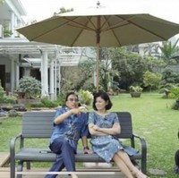 Inilah rumah Hotma Sitompul yang sempat menjadi saksi kebersamaannya dengan Desiree Tarigan sebelum berpisah. Tak hanya mewah, rumah ini memiliki halaman yang sangat luas. (Foto: YouTube)