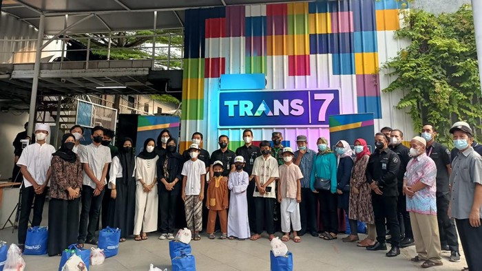 Santunan TRANS7 Peduli dan Karyawan TRANS7 Berbagi