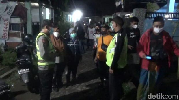 Satu keluarga keracunan makanan di Jombang