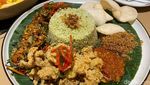 Enak Poll! Nasi Rames Ayam Serai dan Mie Nyemek Bebek Asap Gurih