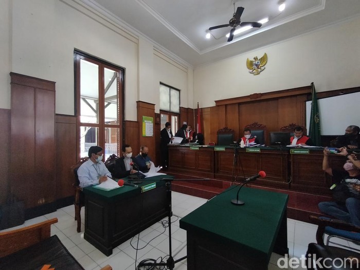 Sidang praperadilan wabup Bojonegoro