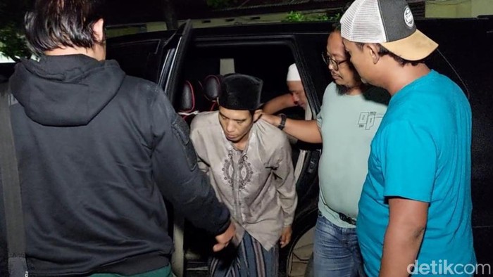 Suami Nurmawati, MS, saat diamankan polisi. Nurmawati warga Karadenan dilaporkan tewas tergantung ternyata meninggal tak wajar.