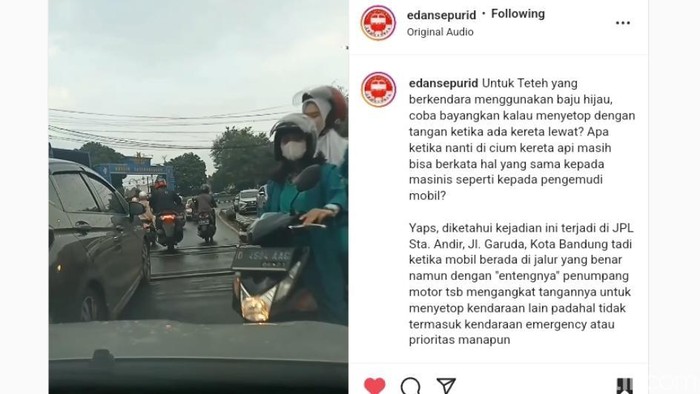 Tangkapan layar pengemudi sepeda motor maki-maki pemobil
