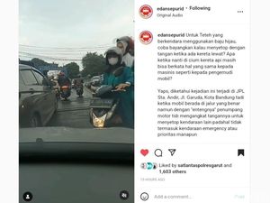 Viral! ABG Bandung Ngamuk Saat Lawan Arus di Perlintasan KA