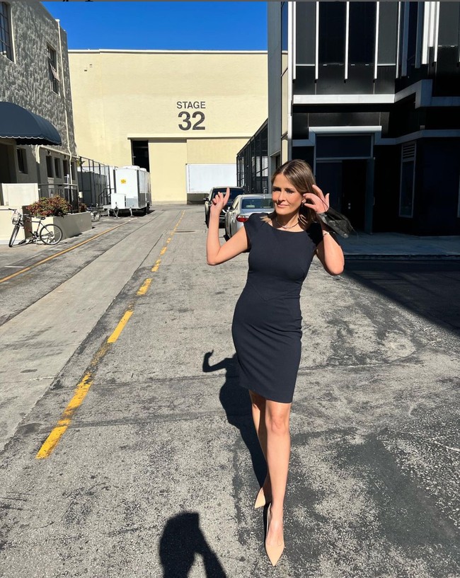 Kerap tampil dengan gaya yang stylish, penampilan dokter Thais Aliabadi pun berhasil mencuri atensi. Penampilannya itu semakin ditunjang dengan bentuk tubuhnya yang ramping. Foto: Instagram/@drthaisaliabadi