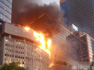 Tunjungan Plaza 5 Terbakar, Pengunjung Berhamburan