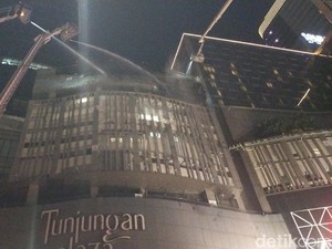 Kebakaran Tunjungan Plaza Surabaya Telah Padam, Tak Ada Korban Jiwa