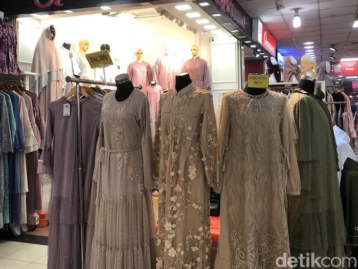Tren dress 2022. Tren dress 2022.