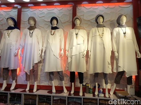 Tren baju lebaran 2022 di Thamrin City