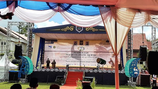 Wakil Presiden Ma'ruf Amin membuka acara Pekan Tilawatil Quran (PTQ) RRI ke-52 Tingkat Nasional Tahun 2022 di Aceh Tengah, Aceh. Ma'ruf mengajak umat untuk mengamalkan ajaran Al-Quran.