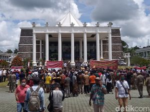 Deklarasi Dukung Pemekaran Papua Tengah, Warga di Timika Turun ke Jalan
