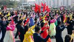 Pesta Dansa Warga Korut Rayakan 10 Tahun Kepemimpinan Kim Jong-un