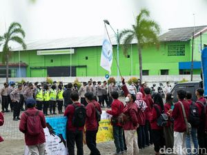 Mahasiswa Demo di Gedung DPRD Brebes, Ini Tuntutannya