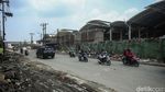 Bangunan Liar Dibongkar, Jalan Samping Pasar Induk Cibitung Lebih Lega