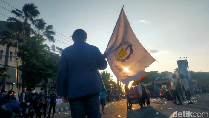 Demo mahasiswa di DPRD Jatim bubar