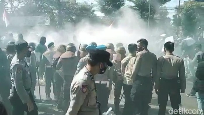 Demo mahasiwa di Probolinggo